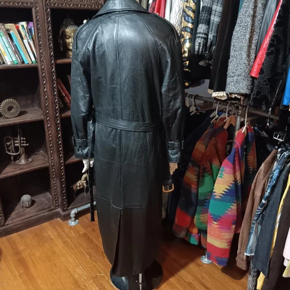 Black leather trench coat - Picture 2 of 7